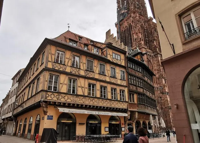 New Duplex de charme au pied de la Cathédrale Carré d\'or